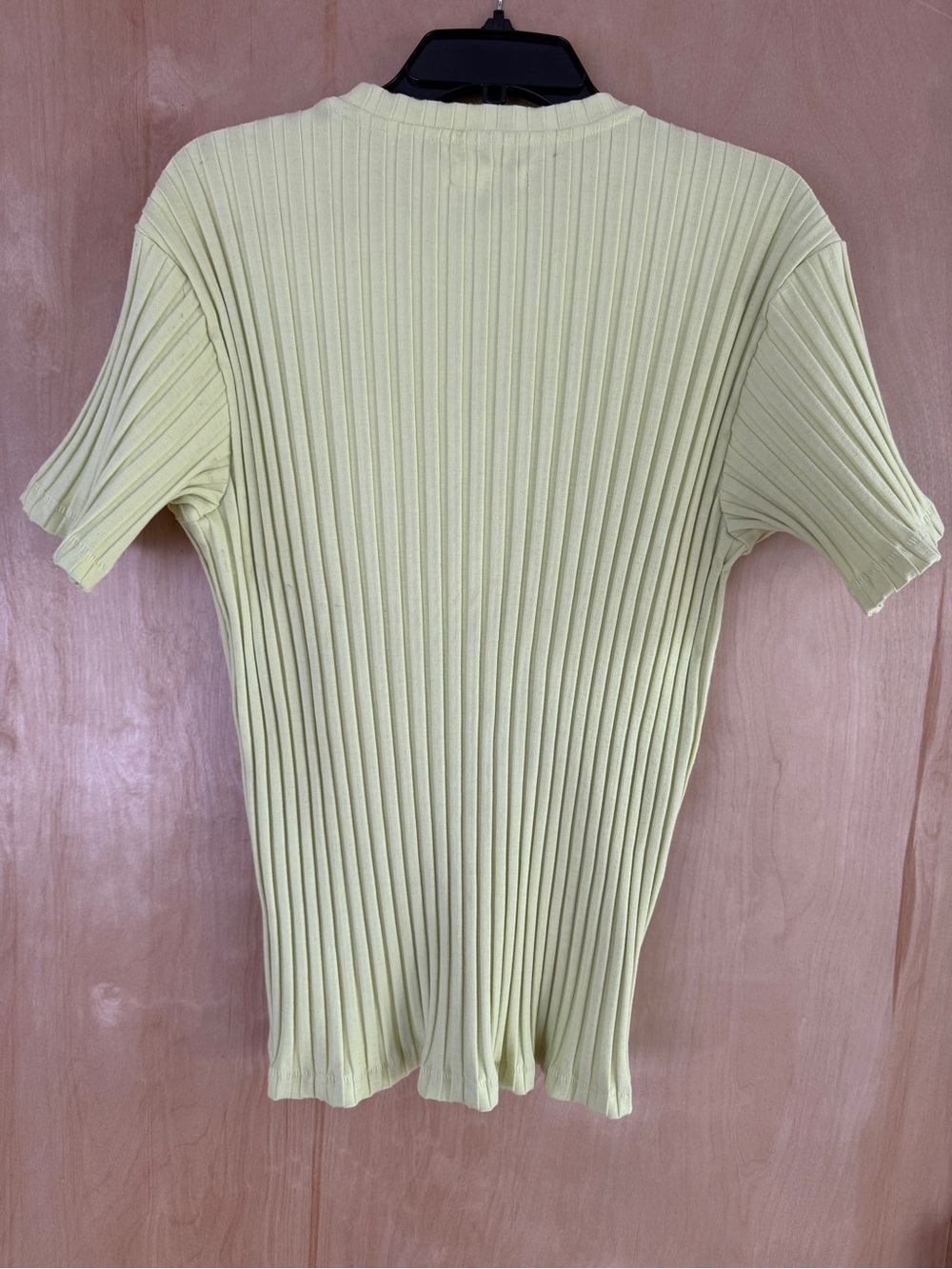 Good American Essential Rib Baby Tee – Neon Lime - Picture 6 of 14